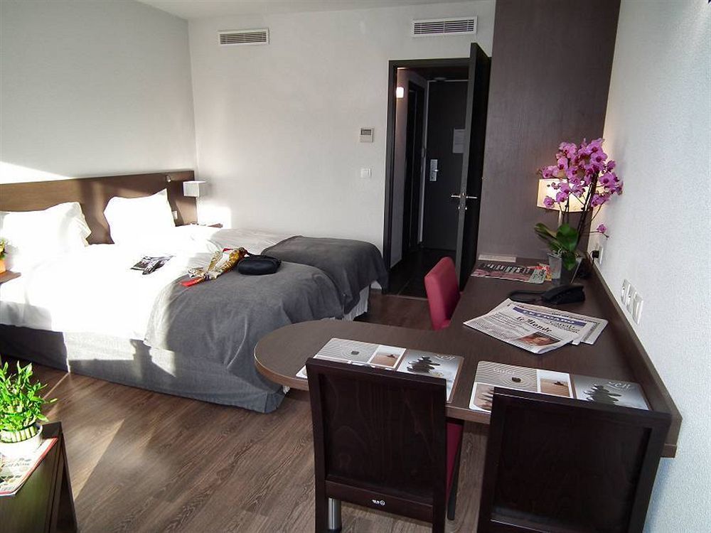 Hotel Eden Park Pau Est, Avec Piscine ภายนอก รูปภาพ